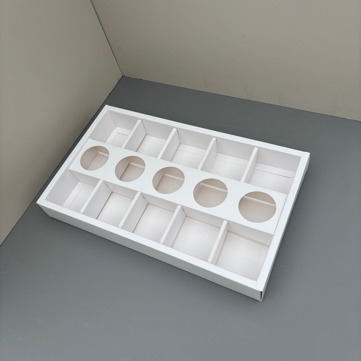10PCS white 10-compartments dessert base and lid paper box