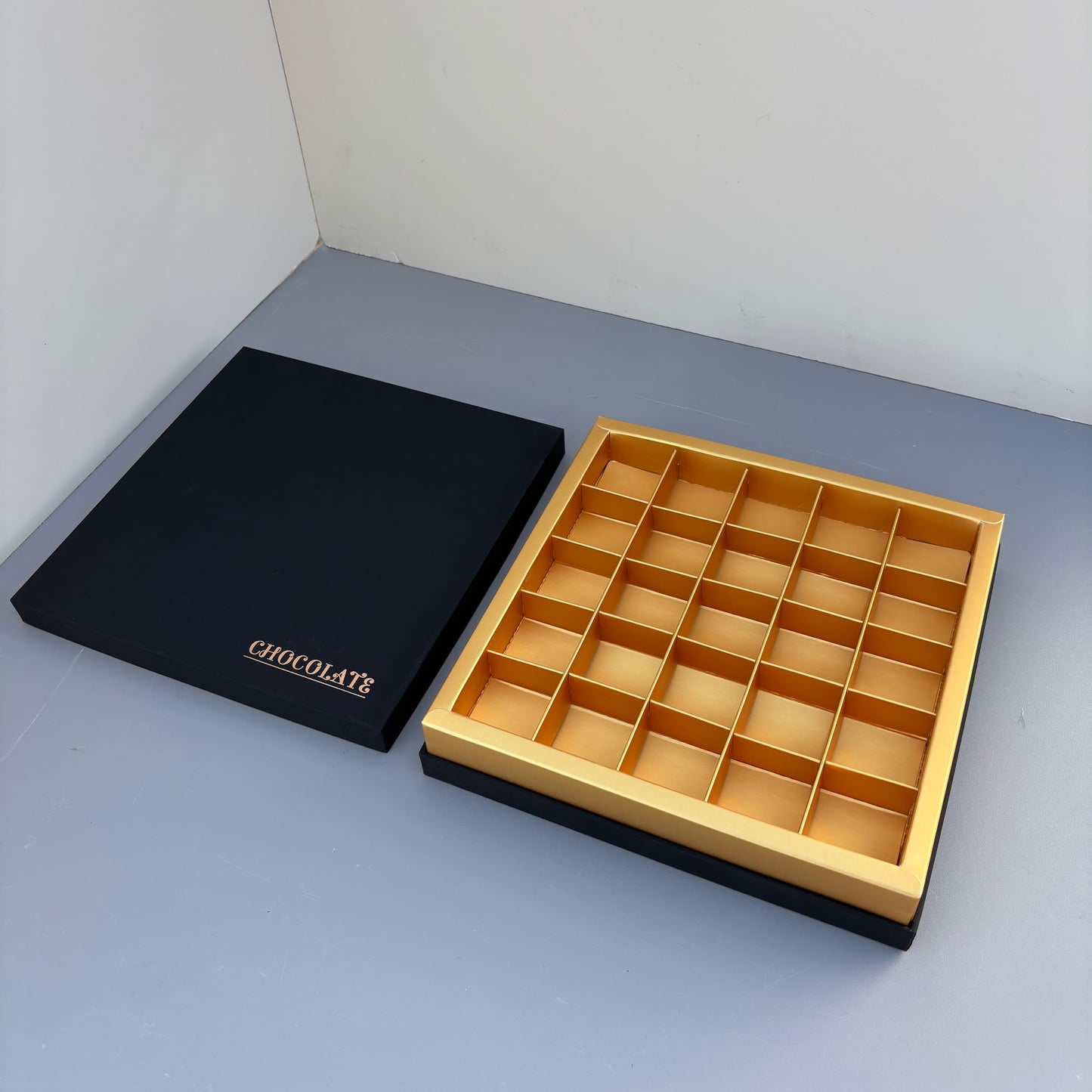10PCS Luxury Black Valentine's Day 25-cells Chocolate Gift Box