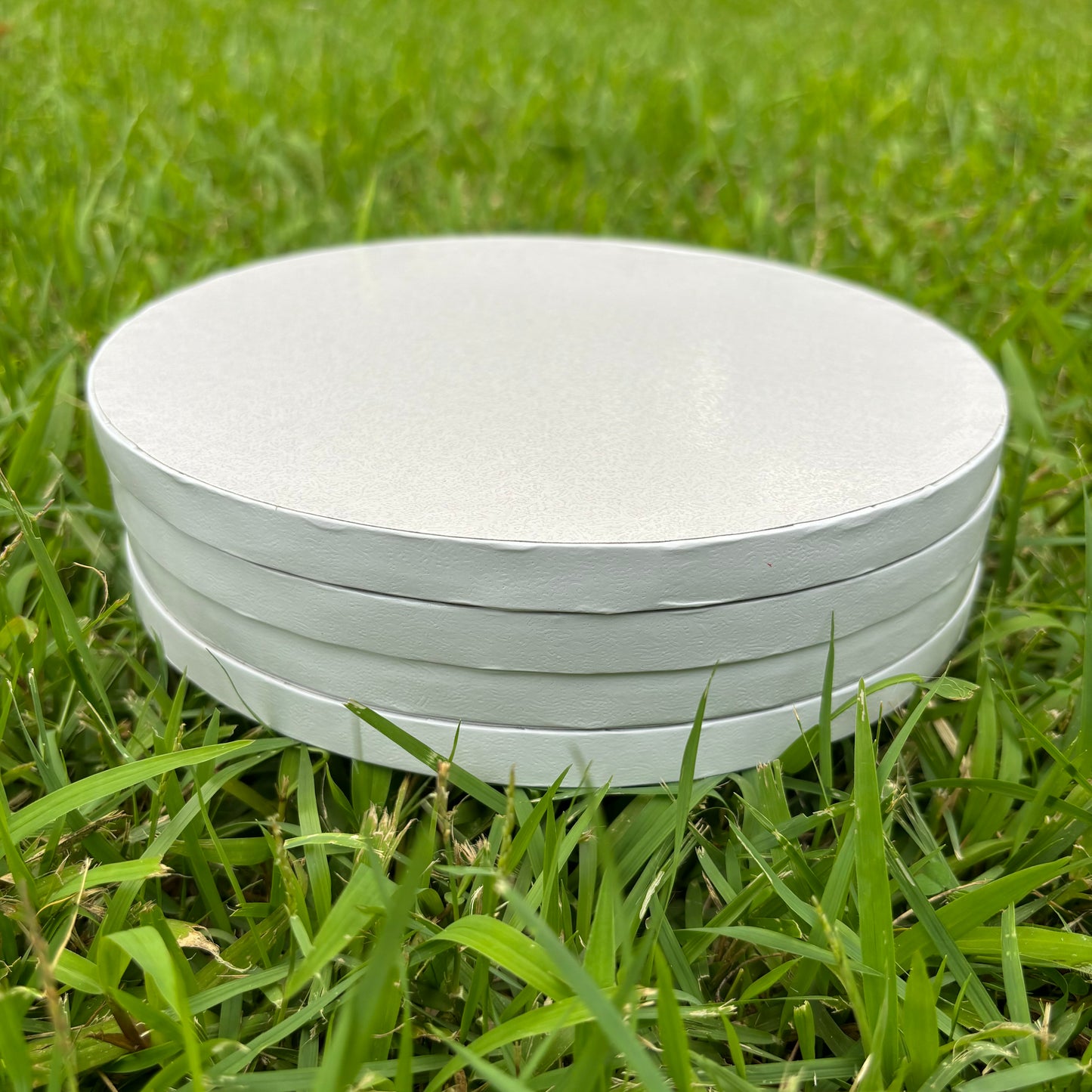 10 PCS Cake Drums Round 1/2 Inch Thick Waterproof Greaseproof White/Black Cake Board