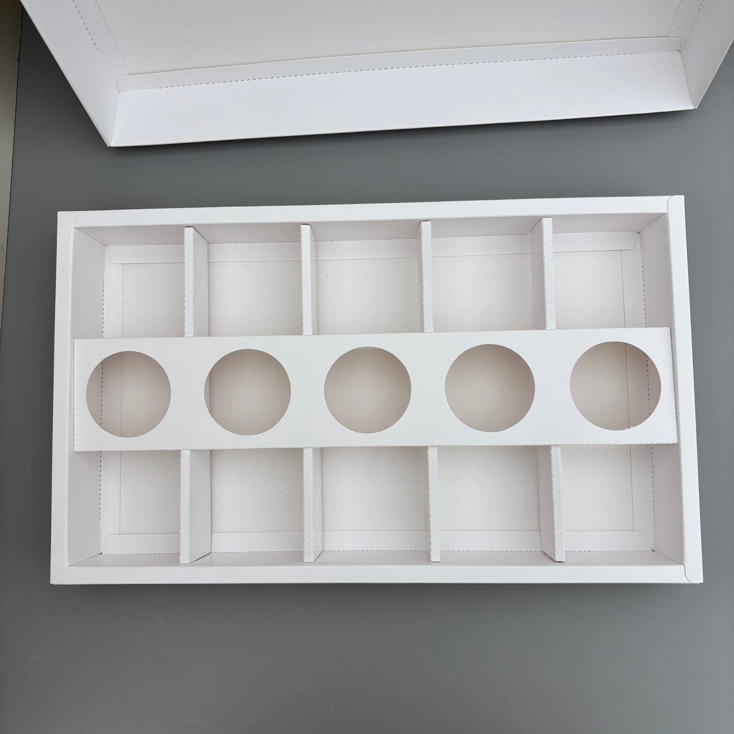 10PCS white 10-compartments dessert base and lid paper box
