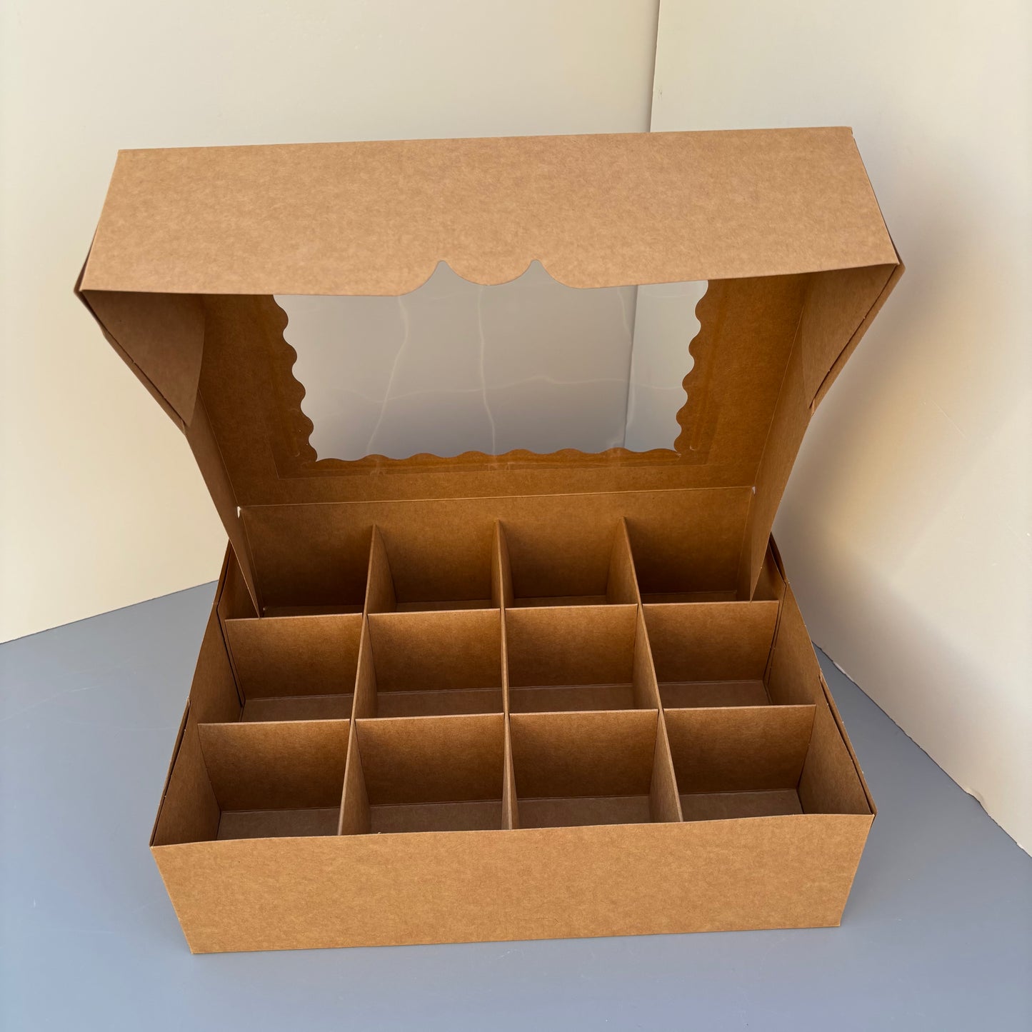 20PCS 12-compartments kraft pastry paper box with window
