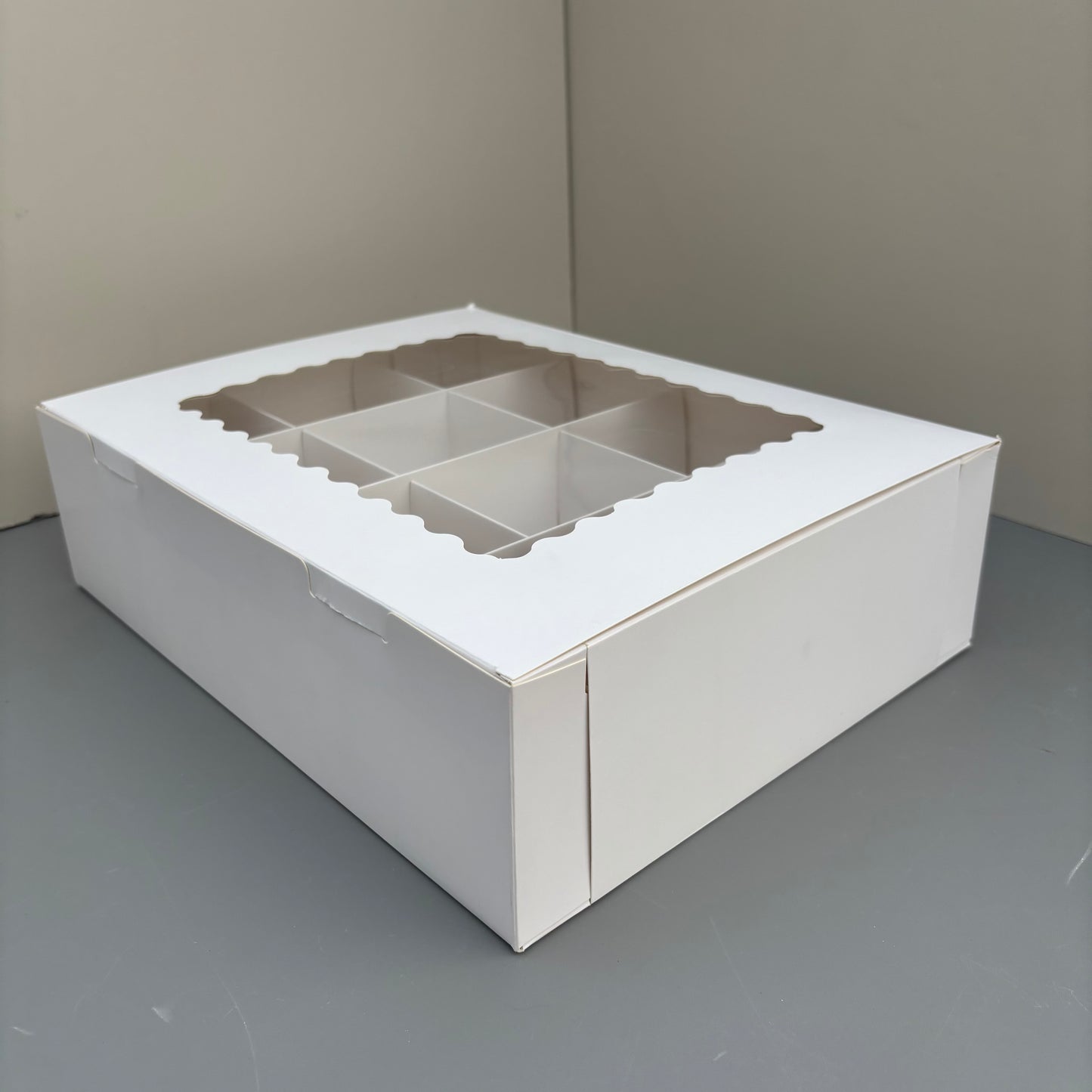 20PCS 12-compartments wholesale white bakery paper box with window