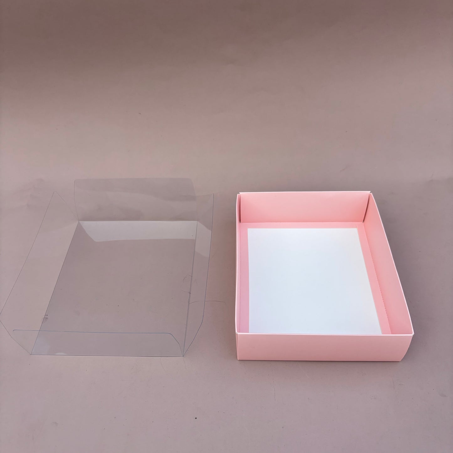 20PCS macaron & strawberries paper base box with clear lid
