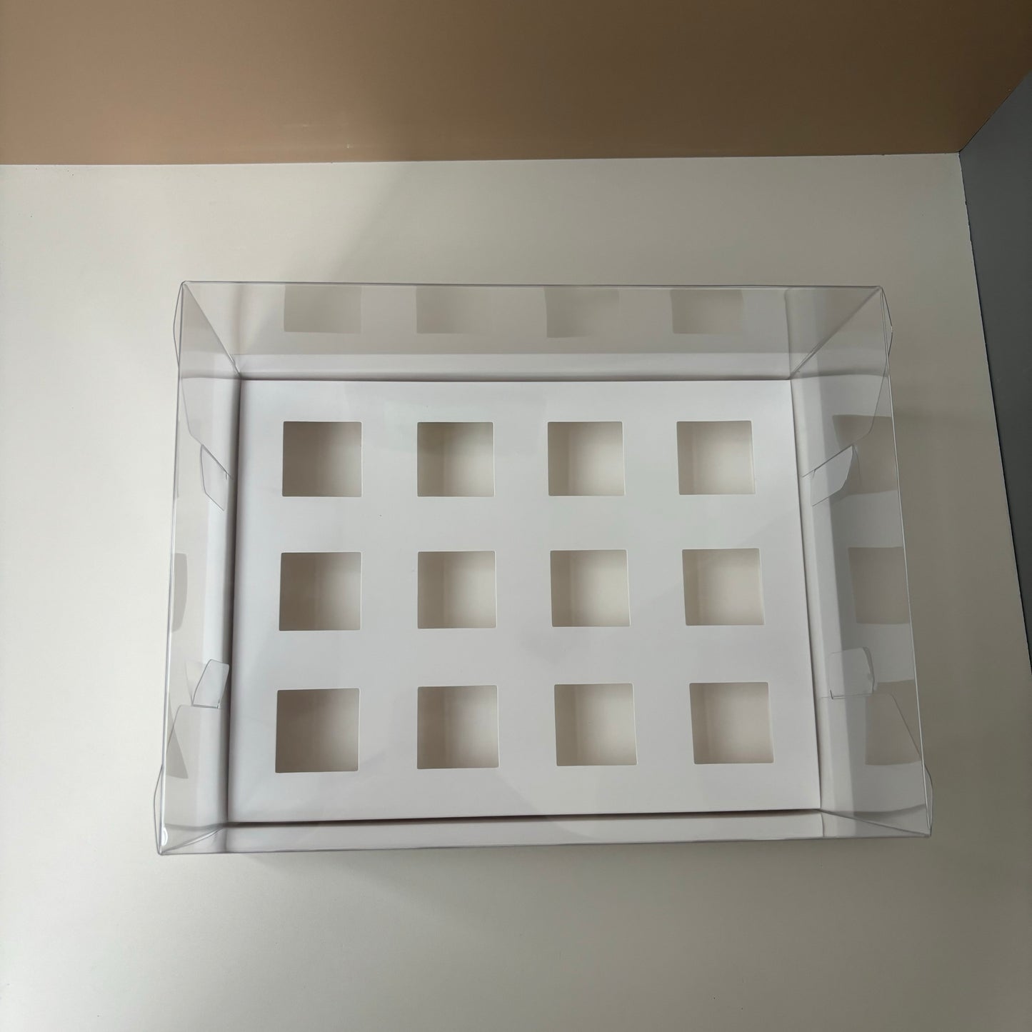 10 boxes 12-count 3.4OZ square shooter box with clear lid