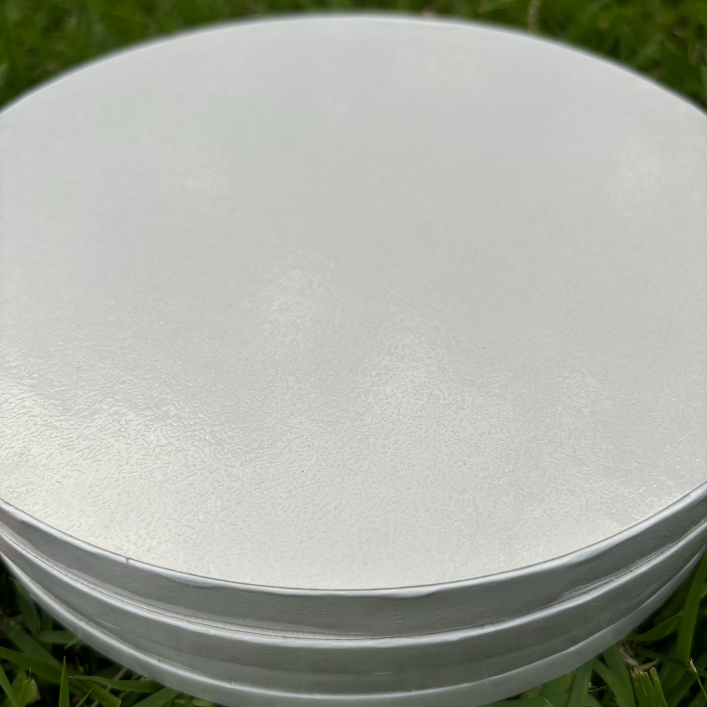 10 PCS Cake Drums Round 1/2 Inch Thick Waterproof Greaseproof White/Black Cake Board