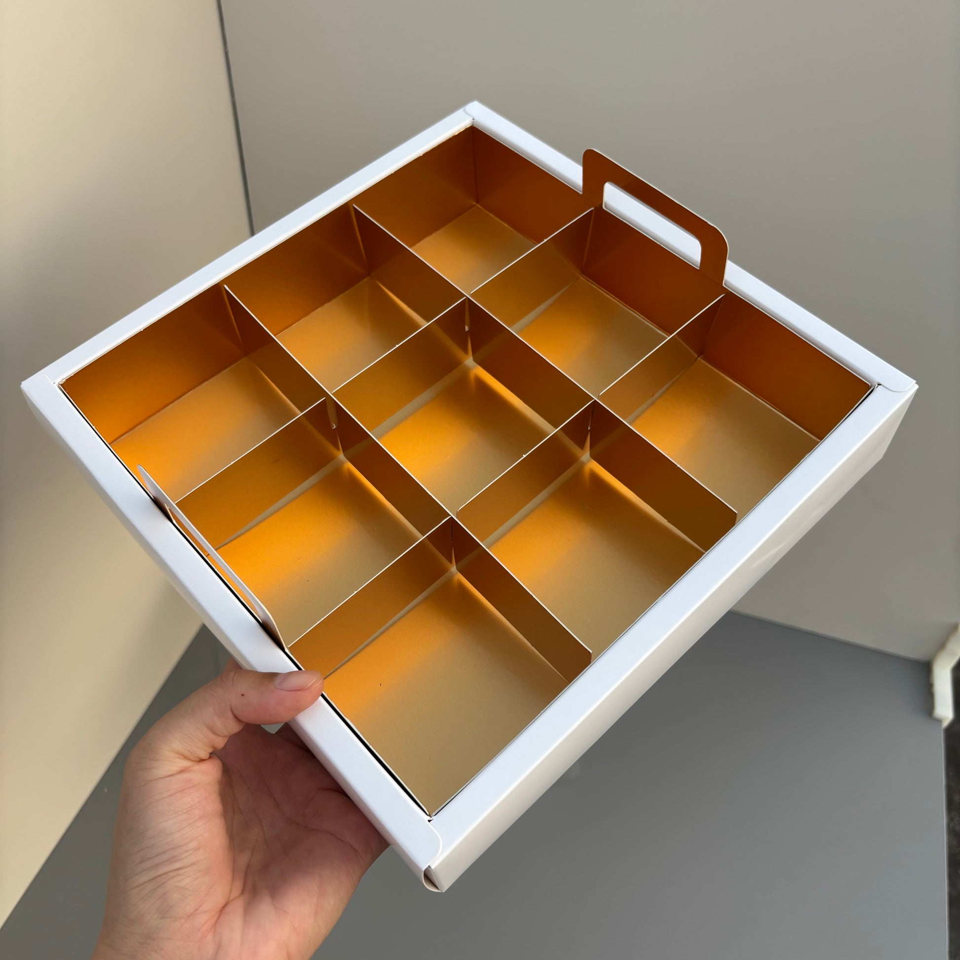 Base For Box 10 boxes 9-compartments white base box with gold insert – Beheart Packaging