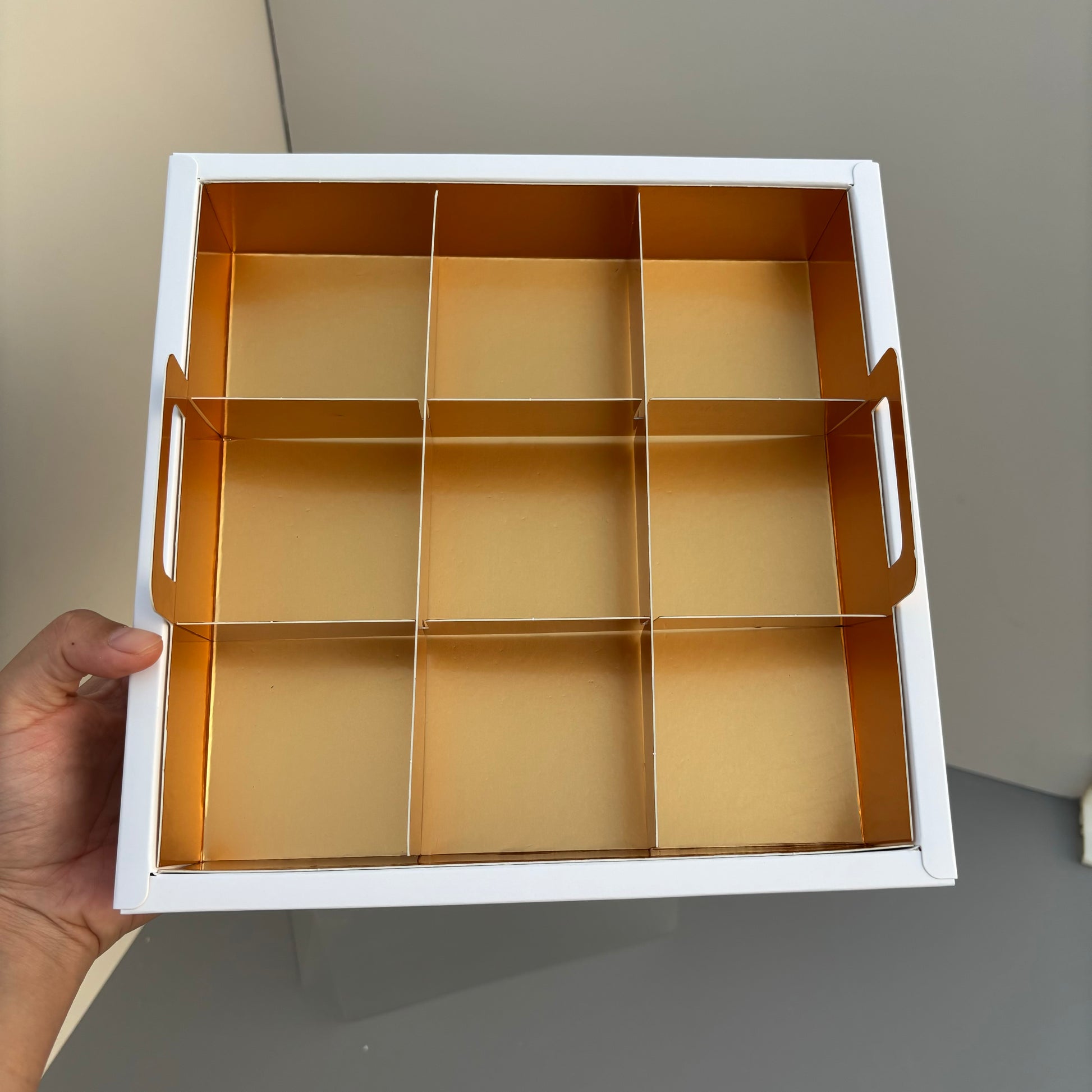 Base For Box 10 boxes 9-compartments white base box with gold insert – Beheart Packaging